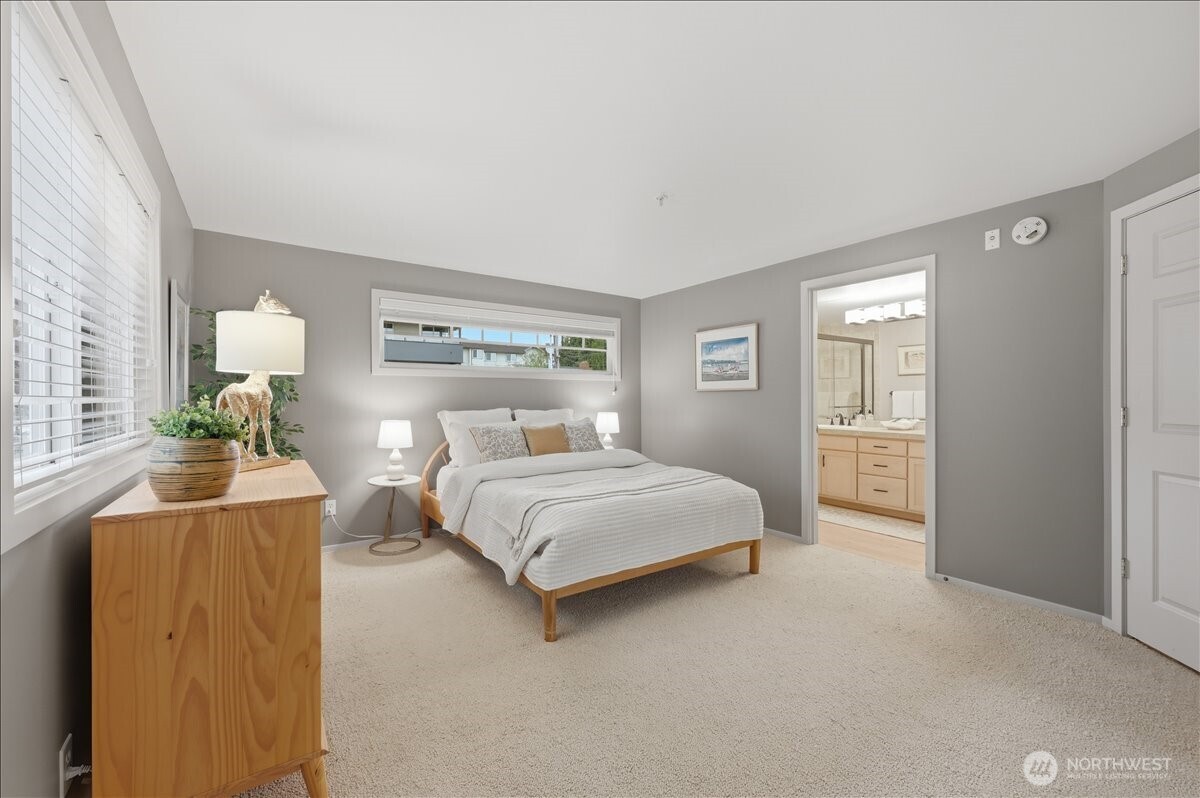 645 Bell Street #102, Edmonds, WA 98020