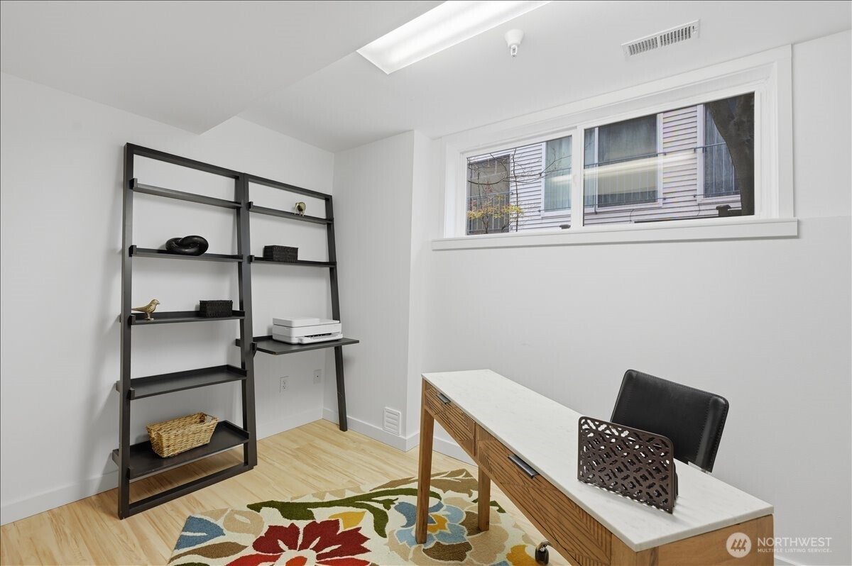 645 Bell Street #102, Edmonds, WA 98020