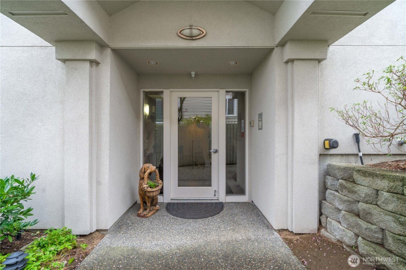 645 Bell Street #102, Edmonds, WA 98020