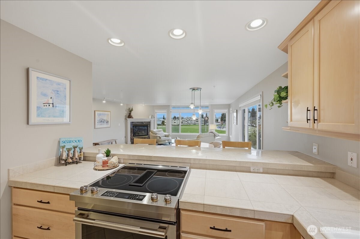 645 Bell Street #102, Edmonds, WA 98020