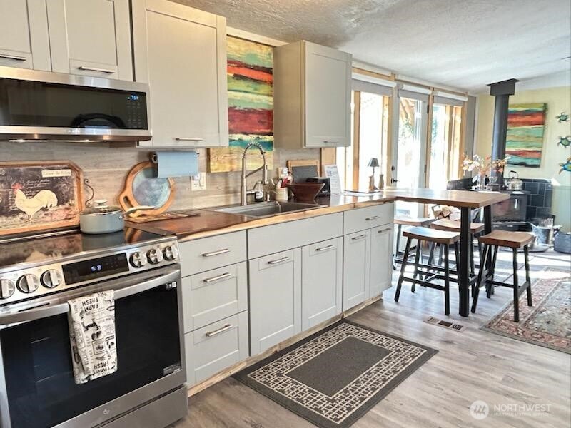 14 Bridge View Road , Tonasket, WA 98855