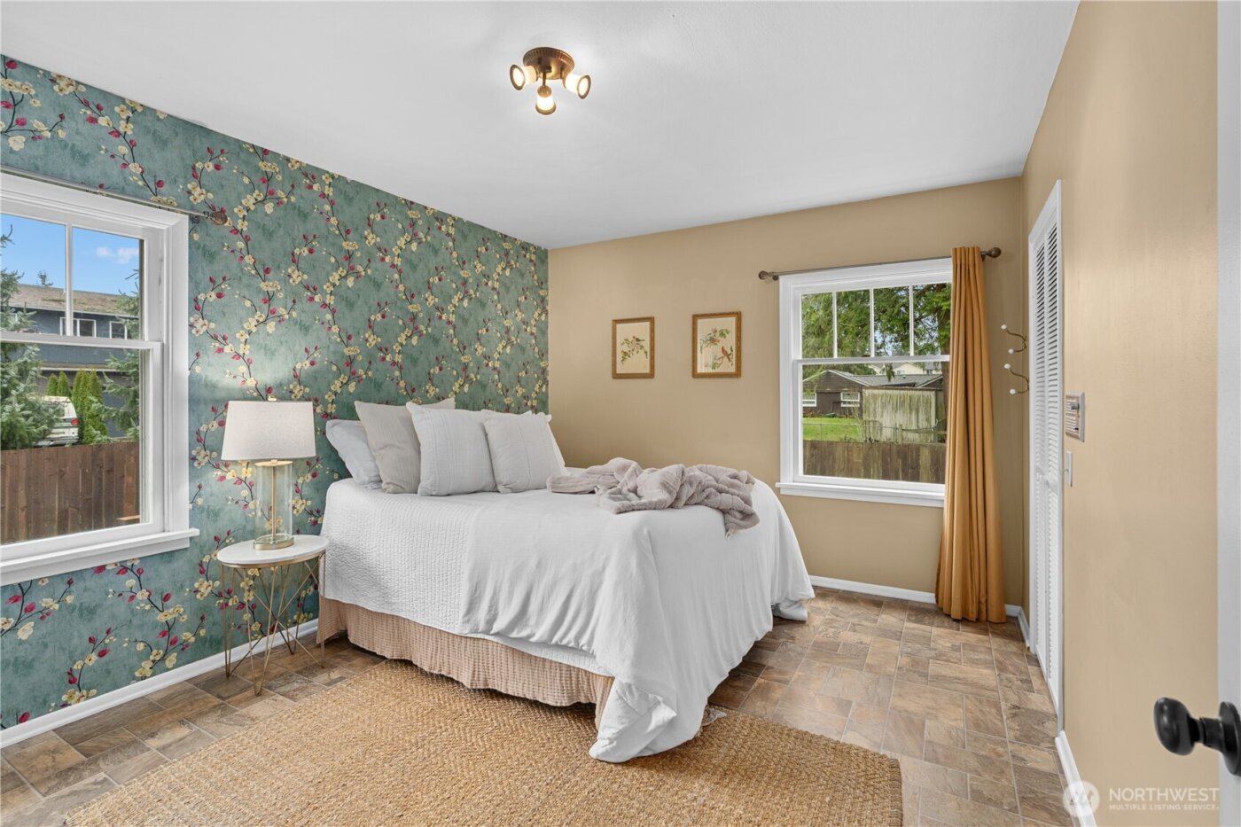 5719 East Drive , Everett, WA 98203