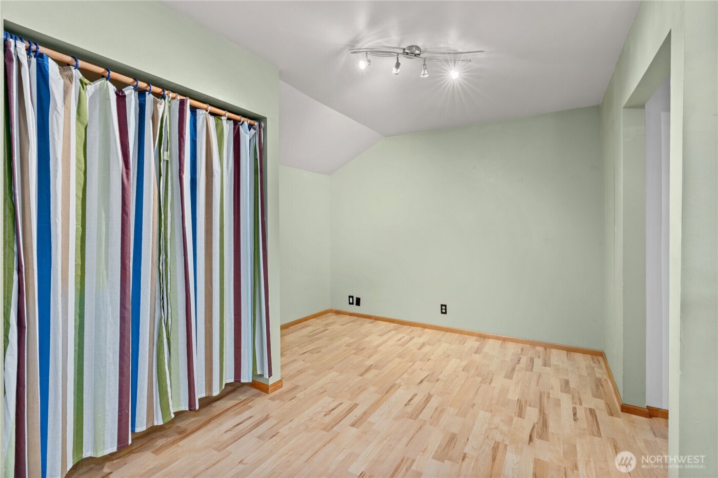 5719 East Drive , Everett, WA 98203