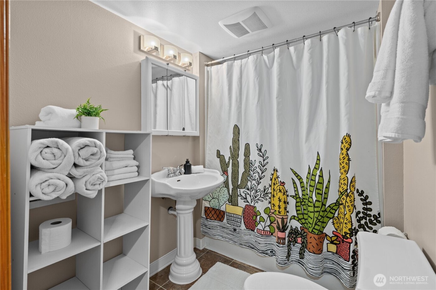 5719 East Drive , Everett, WA 98203