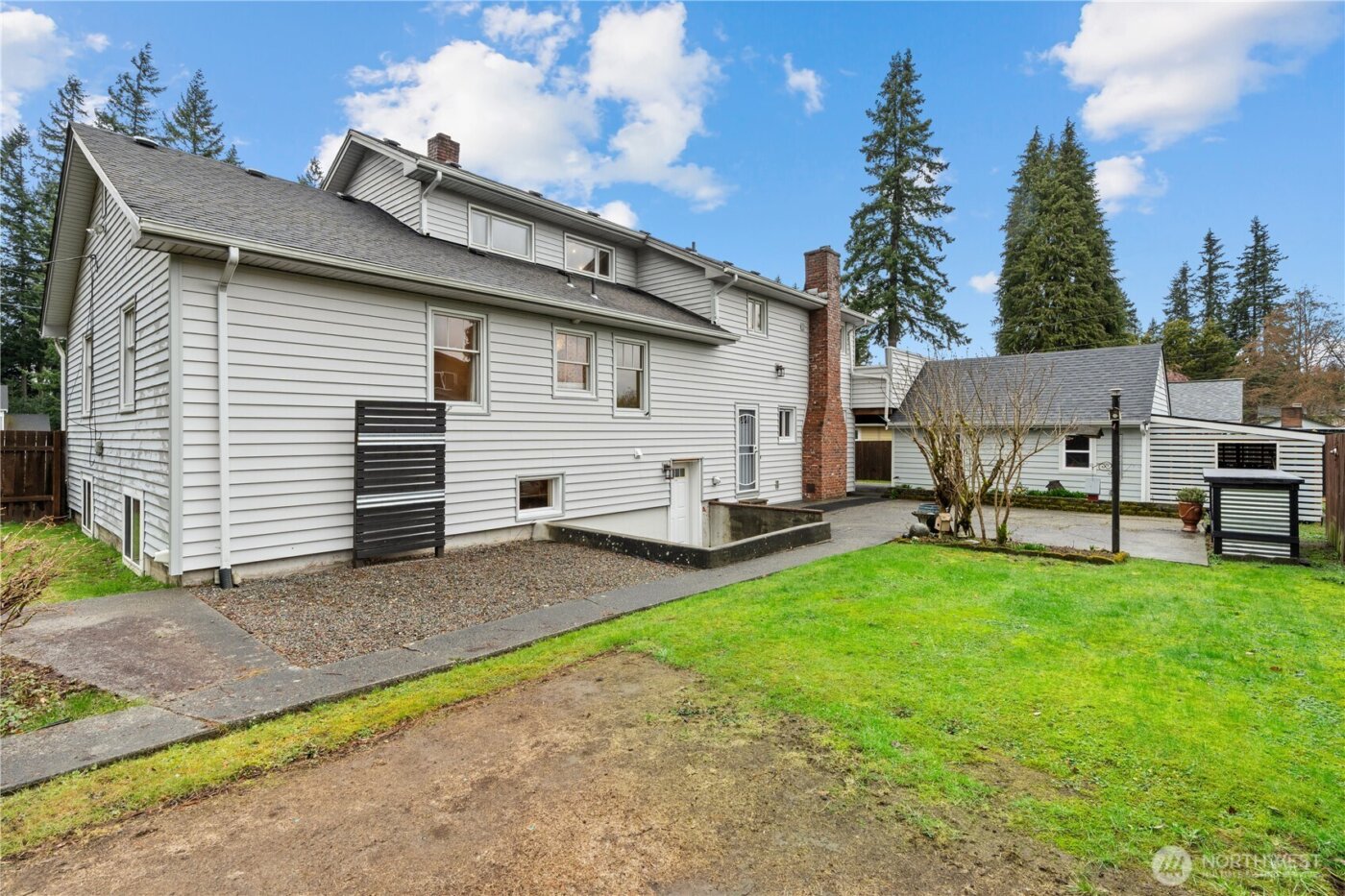 5719 East Drive , Everett, WA 98203