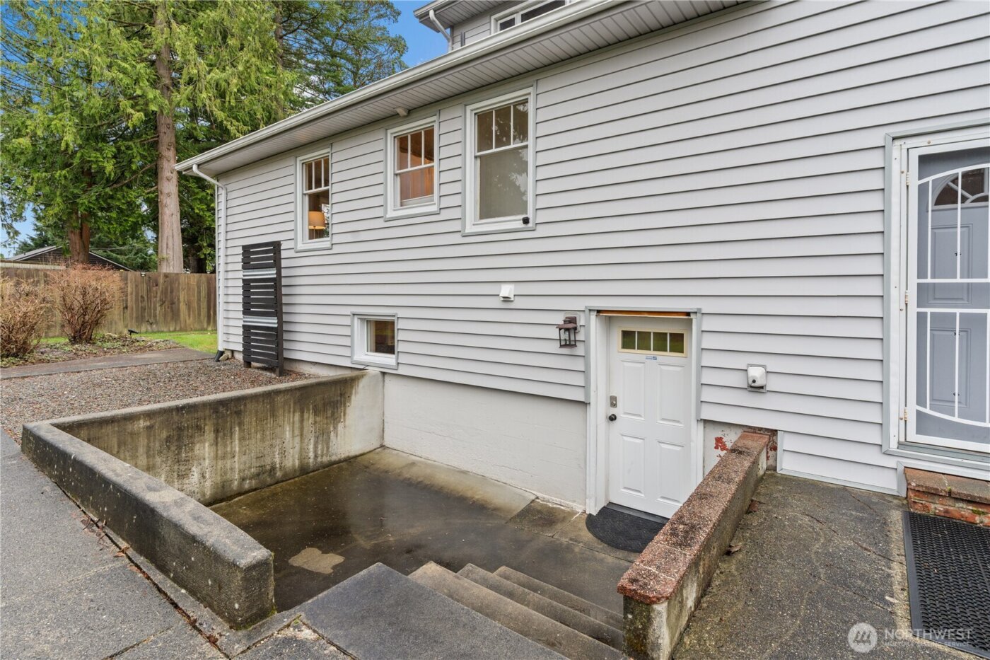 5719 East Drive , Everett, WA 98203