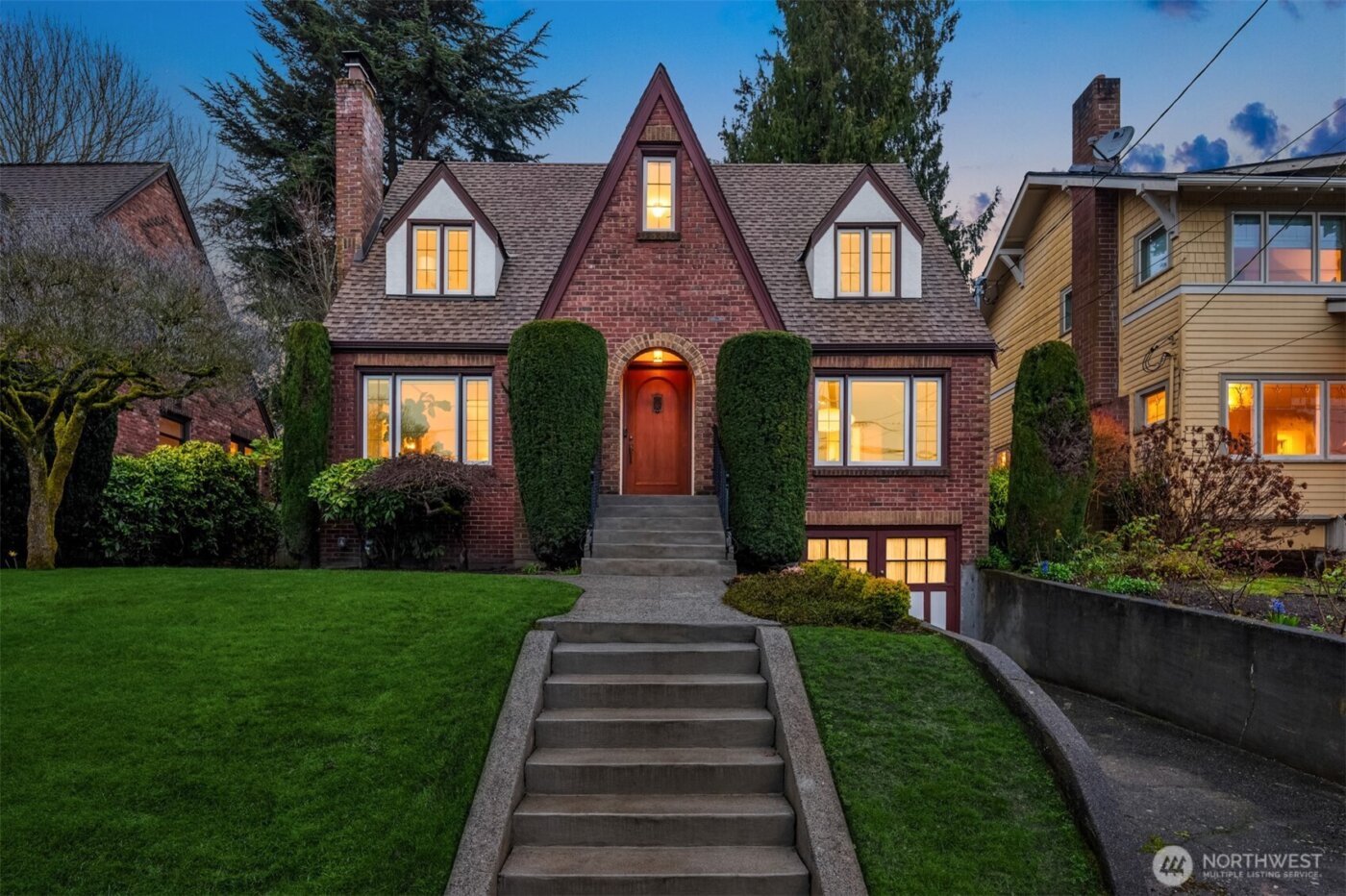 2743 37th Avenue SW, Seattle, WA 98126