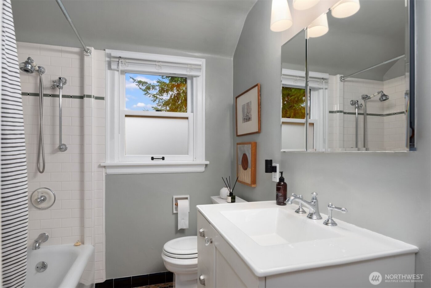 2743 37th Avenue SW, Seattle, WA 98126