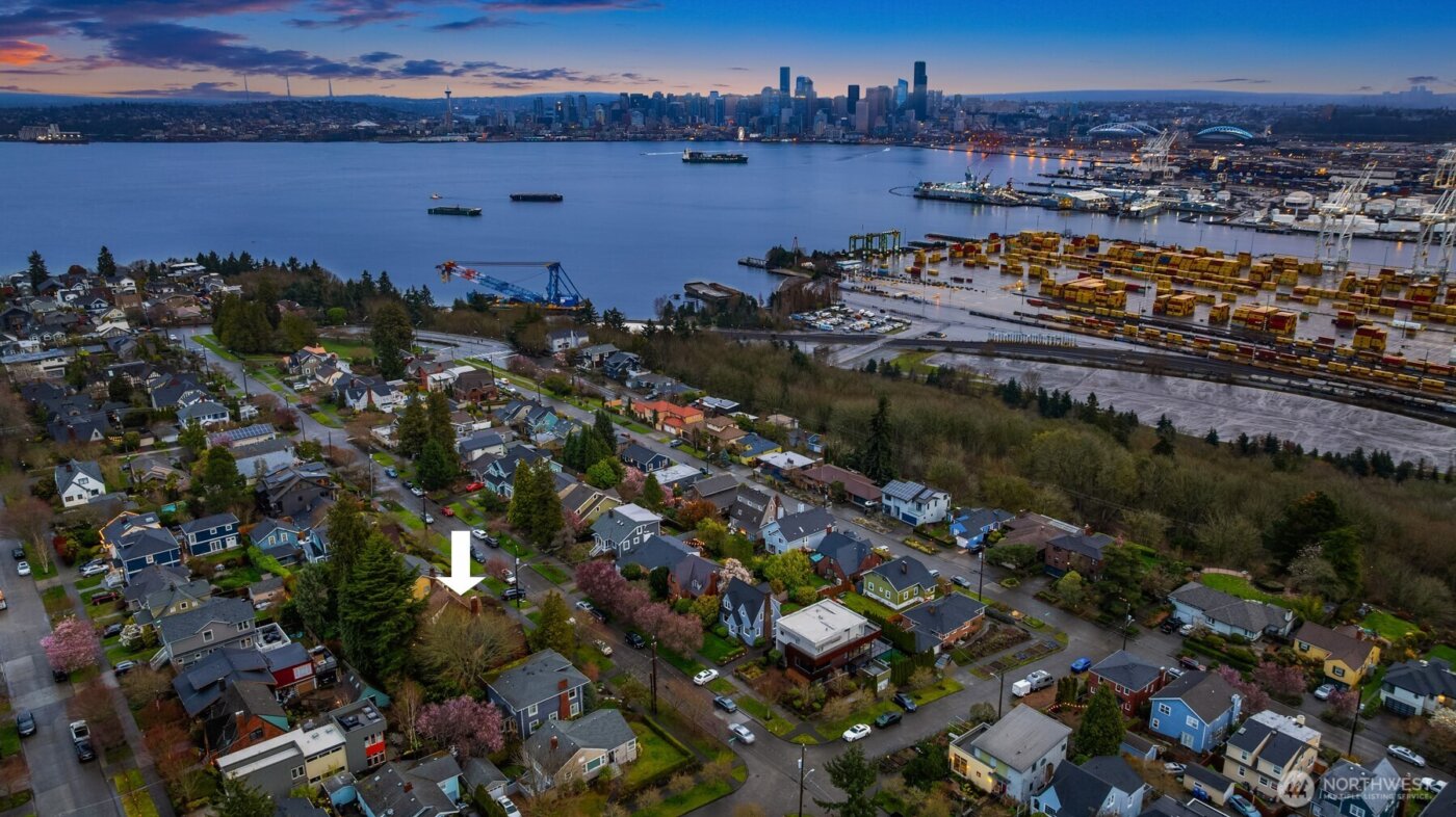 2743 37th Avenue SW, Seattle, WA 98126