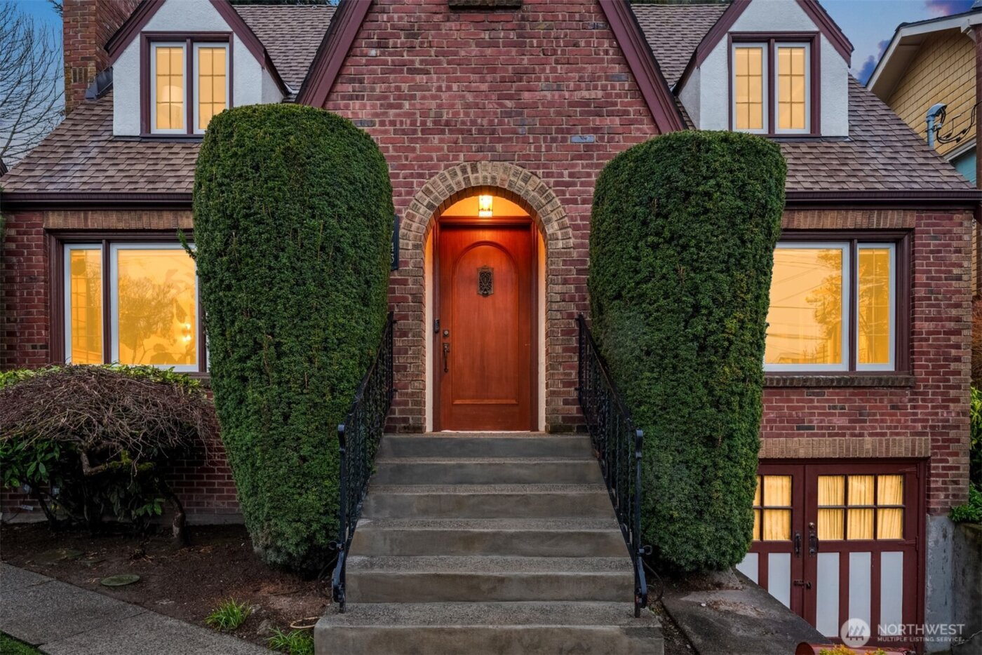 2743 37th Avenue SW, Seattle, WA 98126