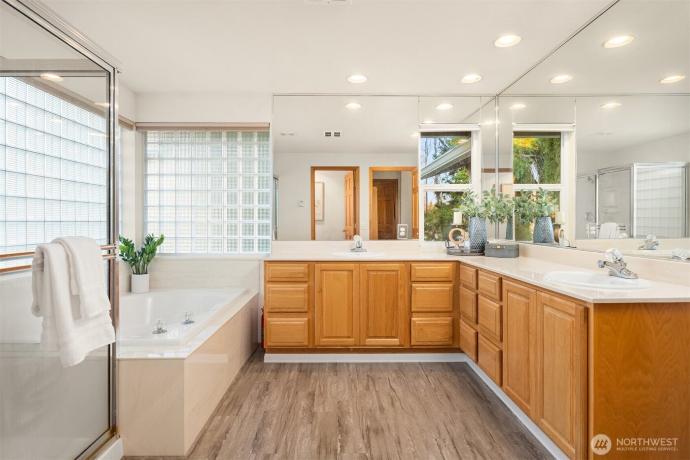 26808 SE 216th Street , Maple Valley, WA 98038