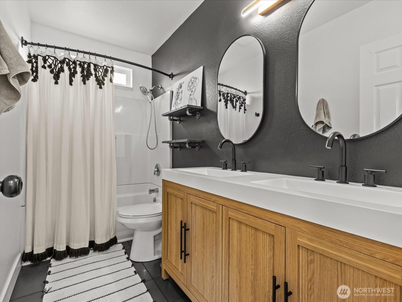 1355 McHugh Avenue , Enumclaw, WA 98022