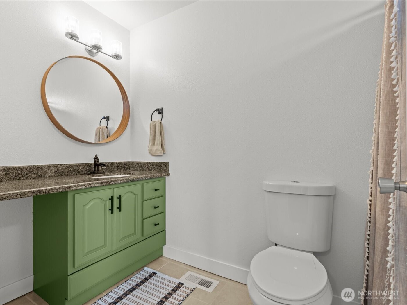 1355 McHugh Avenue , Enumclaw, WA 98022