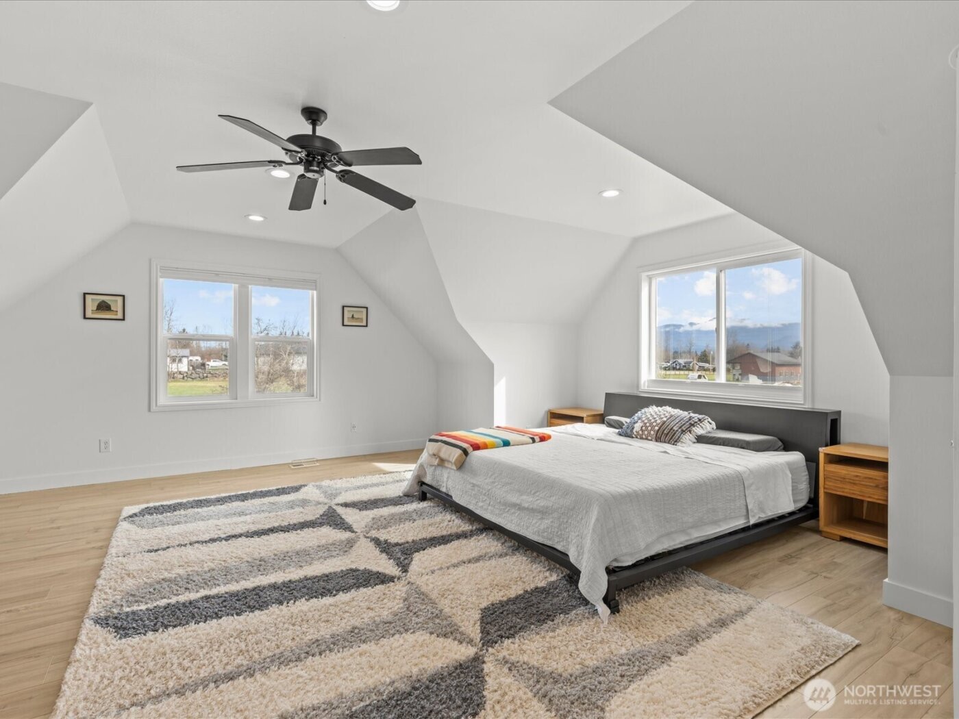 1355 McHugh Avenue , Enumclaw, WA 98022