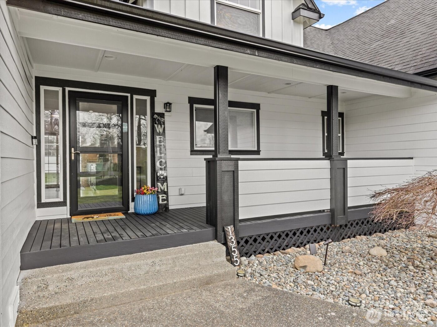 1355 McHugh Avenue , Enumclaw, WA 98022