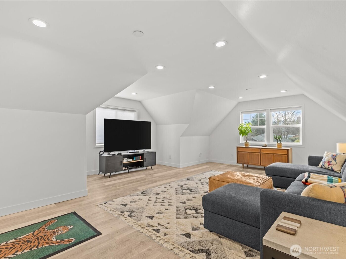 1355 McHugh Avenue , Enumclaw, WA 98022