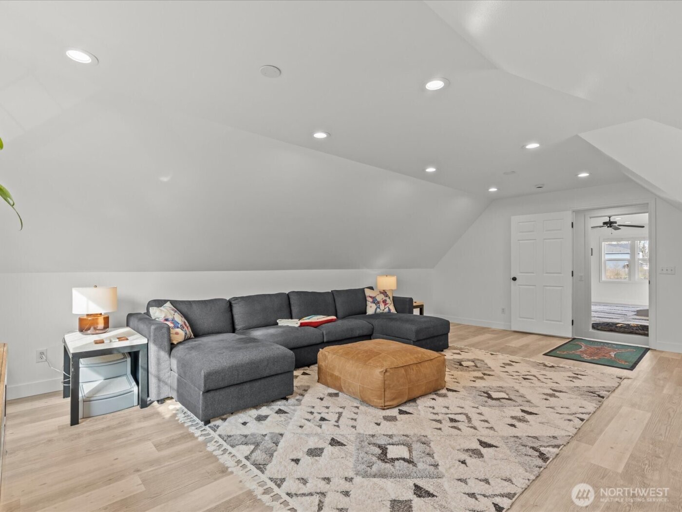 1355 McHugh Avenue , Enumclaw, WA 98022