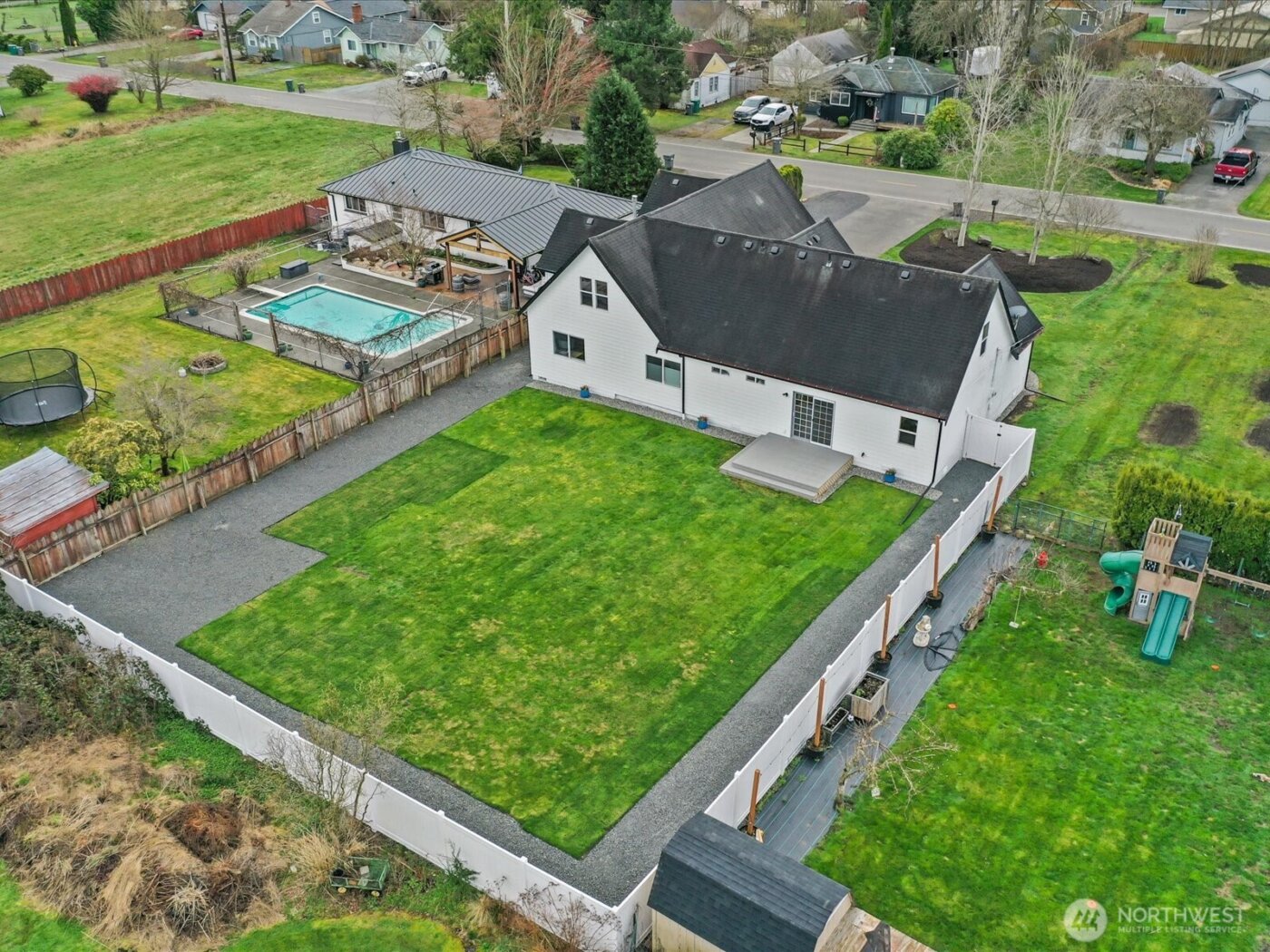 1355 McHugh Avenue , Enumclaw, WA 98022