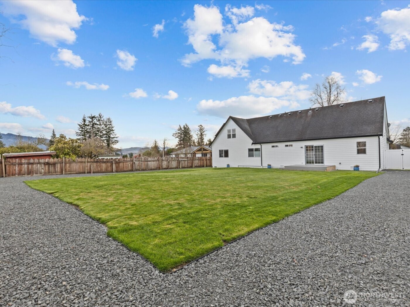 1355 McHugh Avenue , Enumclaw, WA 98022