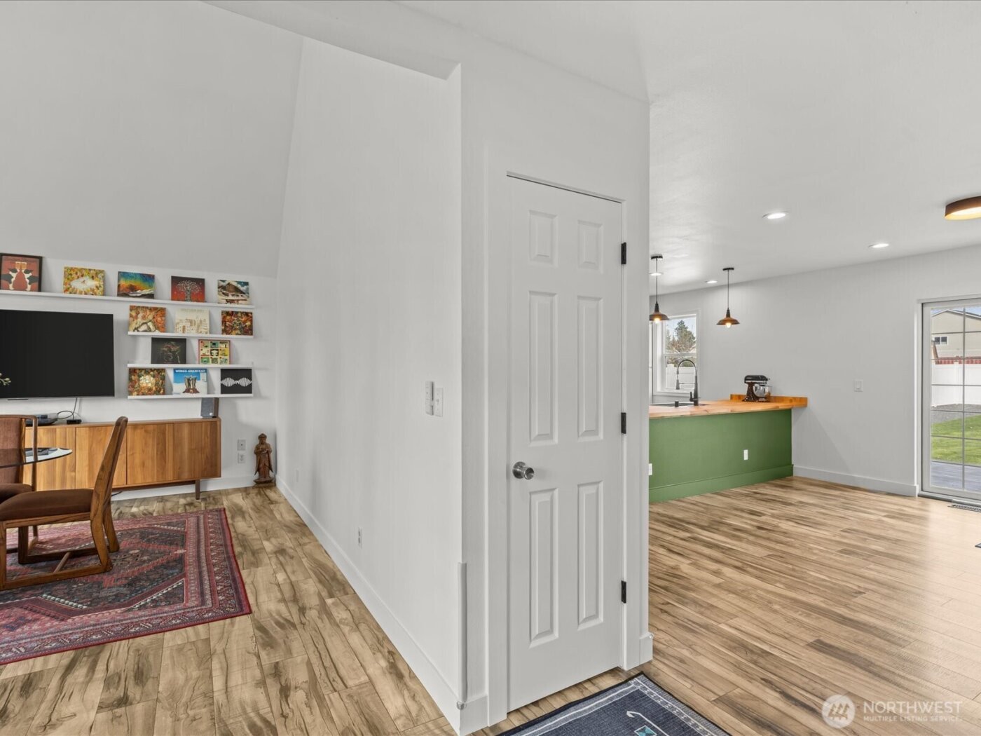 1355 McHugh Avenue , Enumclaw, WA 98022