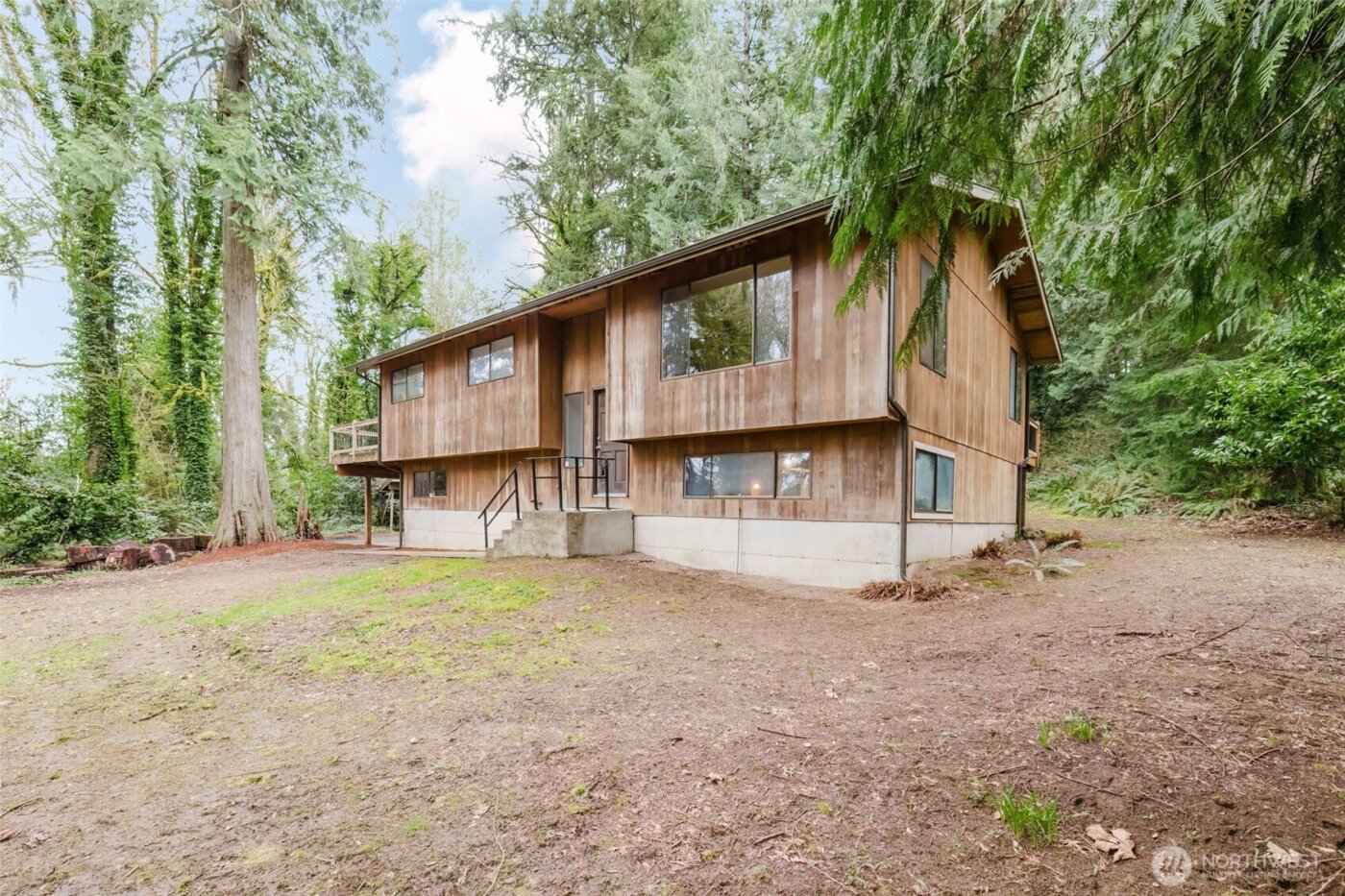 3500 NW 18th Street , Bremerton, WA 98312