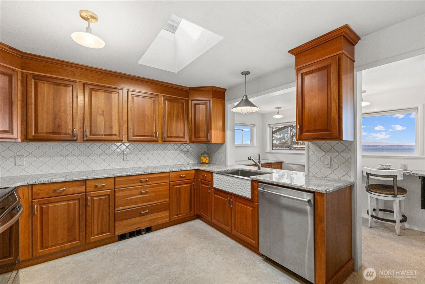 1818 Seaview Avenue , Coupeville, WA 98239