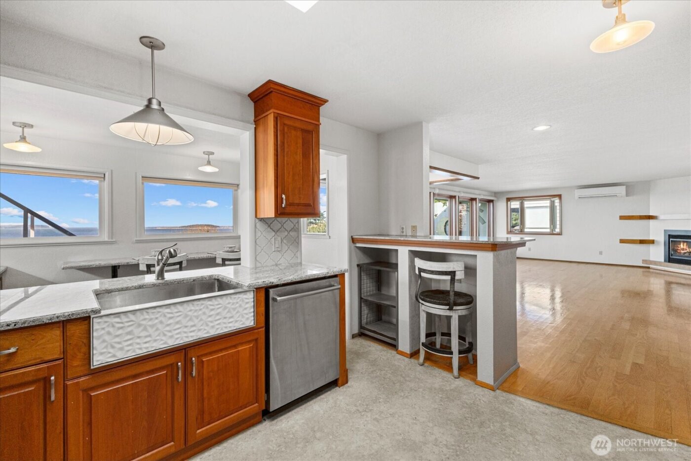 1818 Seaview Avenue , Coupeville, WA 98239