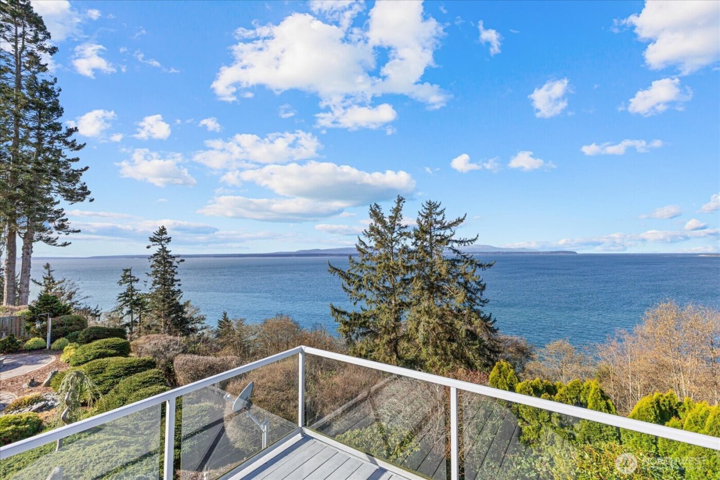 1818 Seaview Avenue , Coupeville, WA 98239