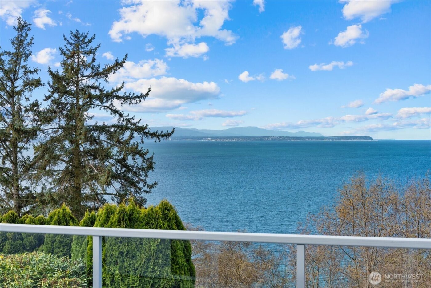 1818 Seaview Avenue , Coupeville, WA 98239