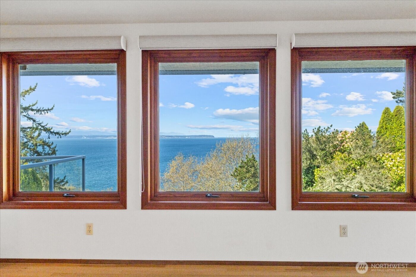 1818 Seaview Avenue , Coupeville, WA 98239