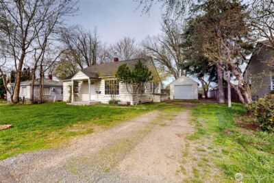 522 SW First , College Place, WA 99324