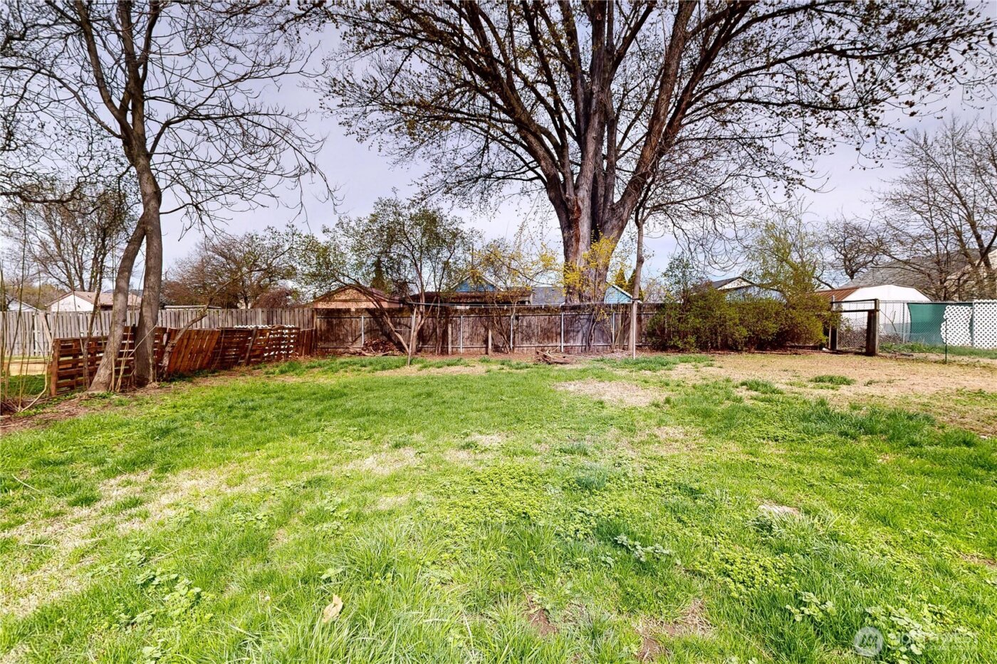 522 SW First , College Place, WA 99324