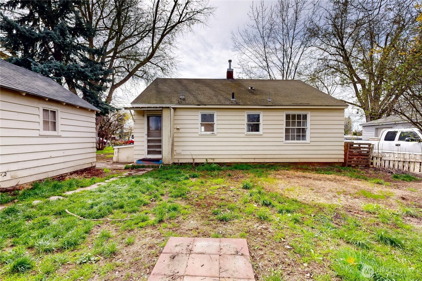 522 SW First , College Place, WA 99324