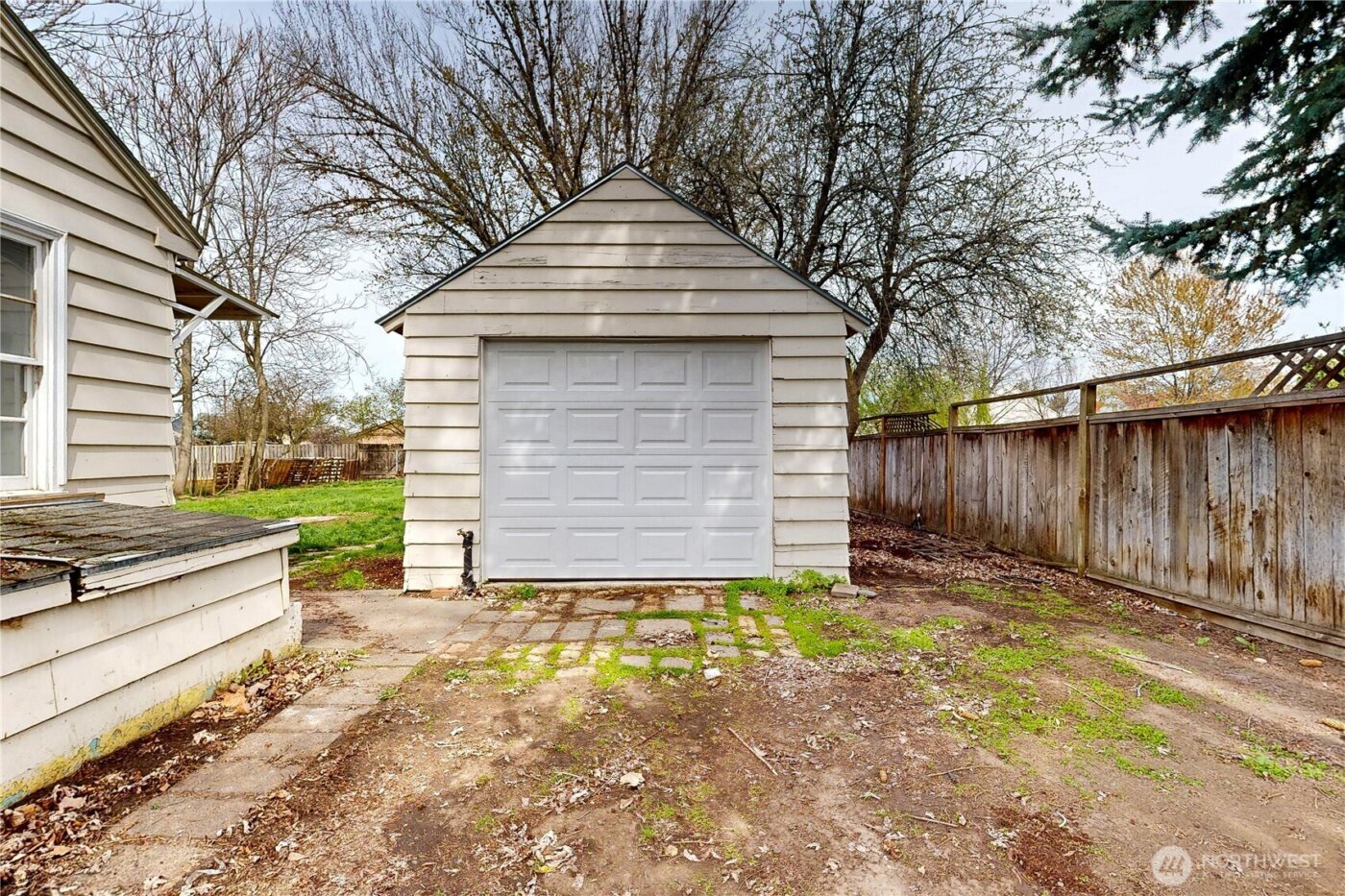 522 SW First , College Place, WA 99324