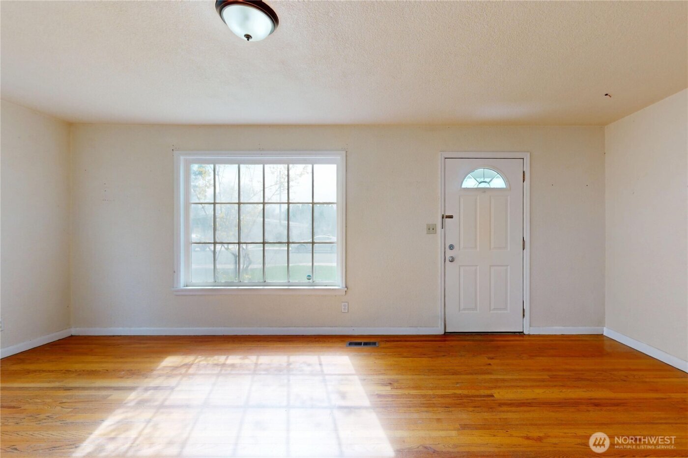 522 SW First , College Place, WA 99324