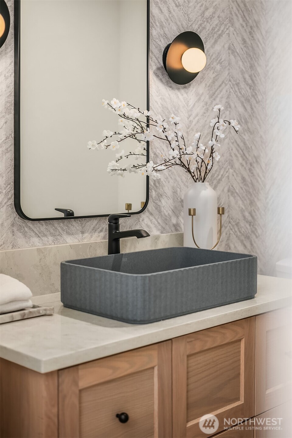 1813 A 3rd Street , Kirkland, WA 98033