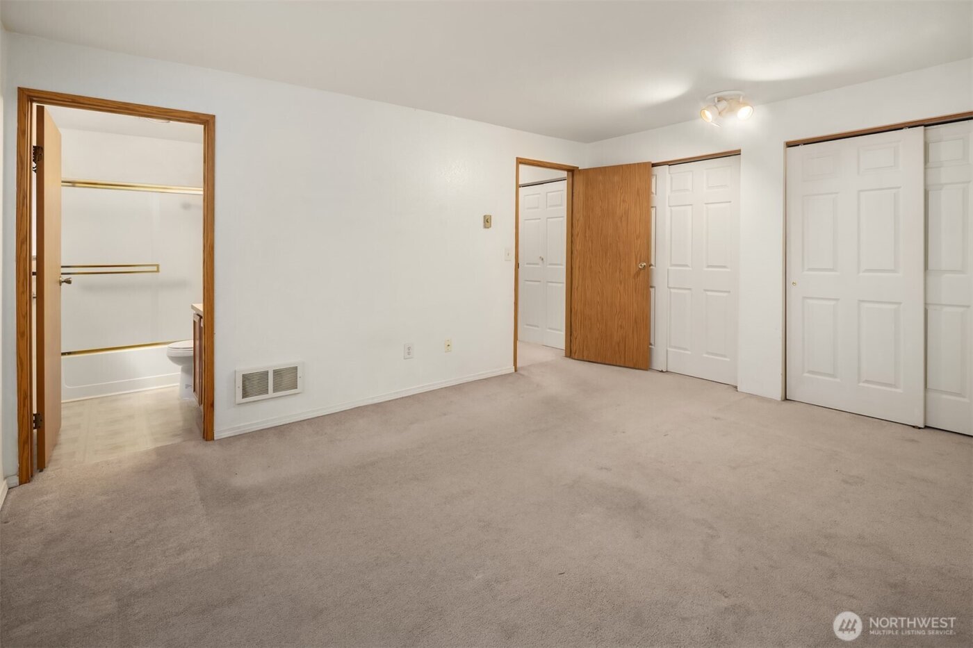 1604 11th Avenue S #201, Seattle, WA 98134