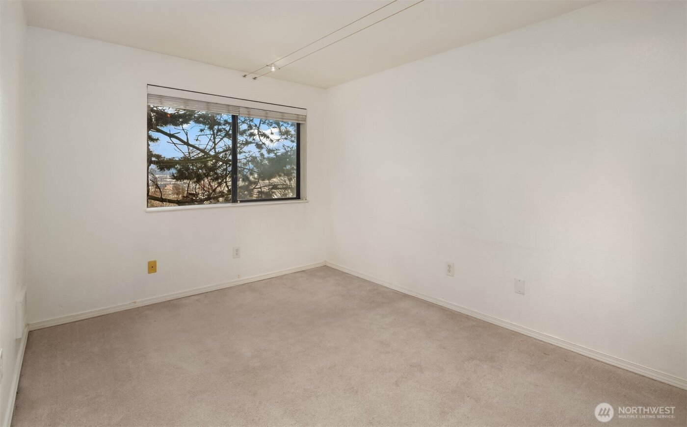 1604 11th Avenue S #201, Seattle, WA 98134