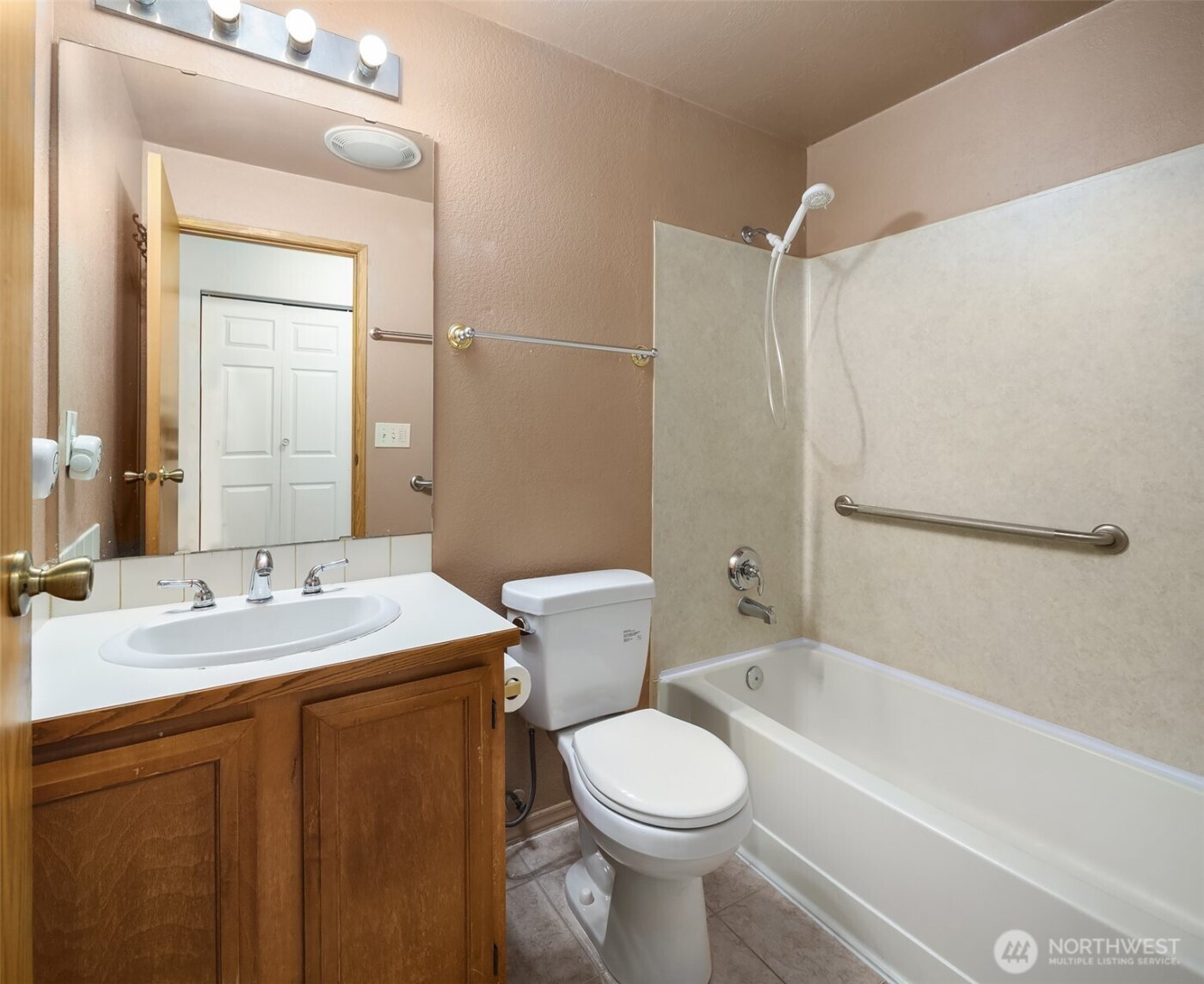 1604 11th Avenue S #201, Seattle, WA 98134