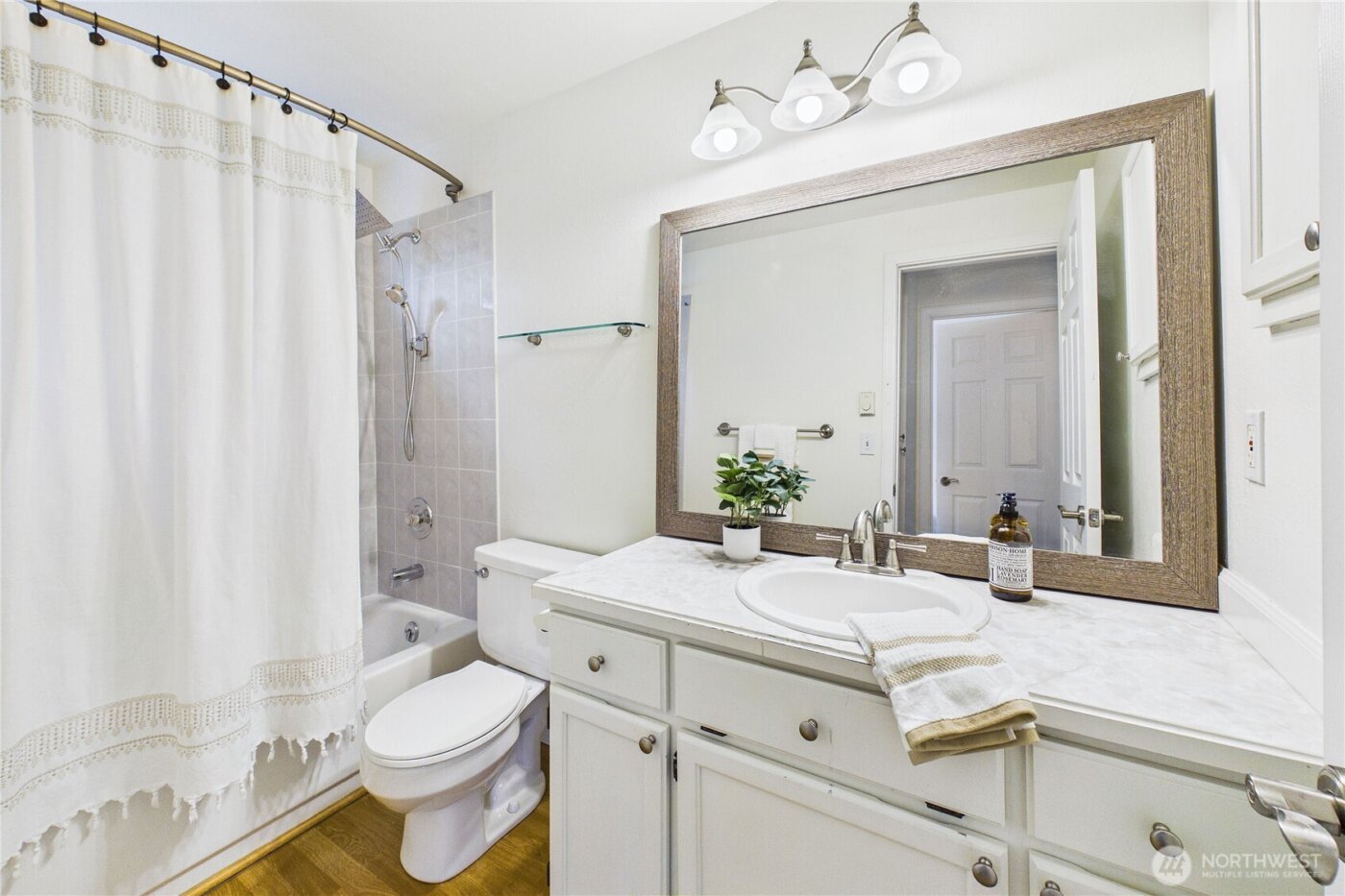 19975 Stavanger Place NE, Poulsbo, WA 98370