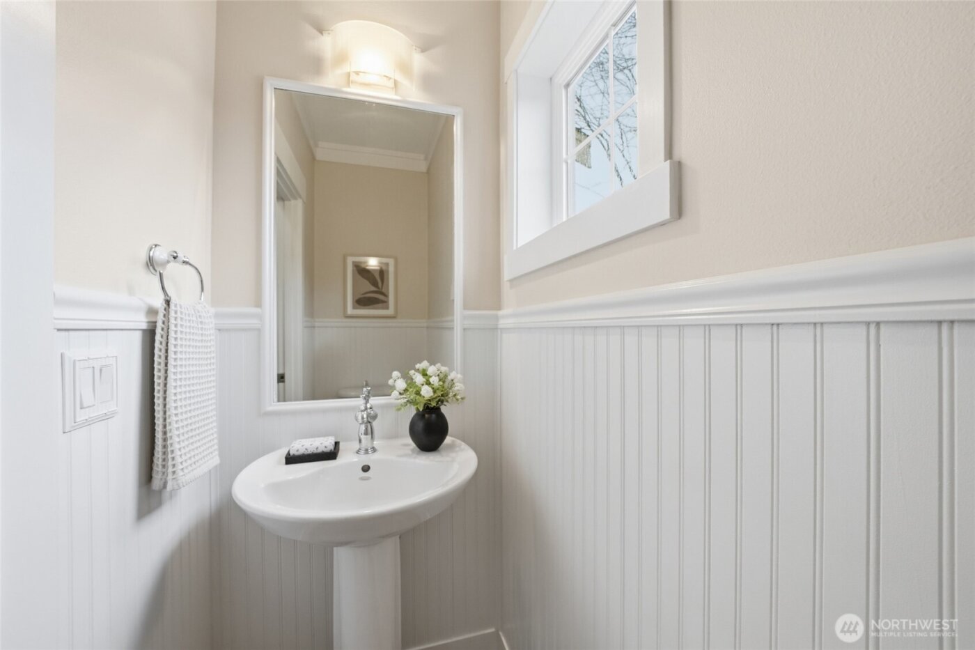 1704 25th Avenue NE, Issaquah, WA 98029