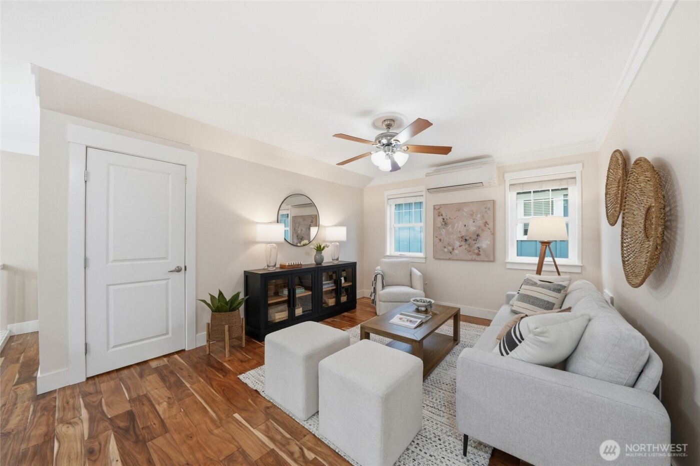 1704 25th Avenue NE, Issaquah, WA 98029