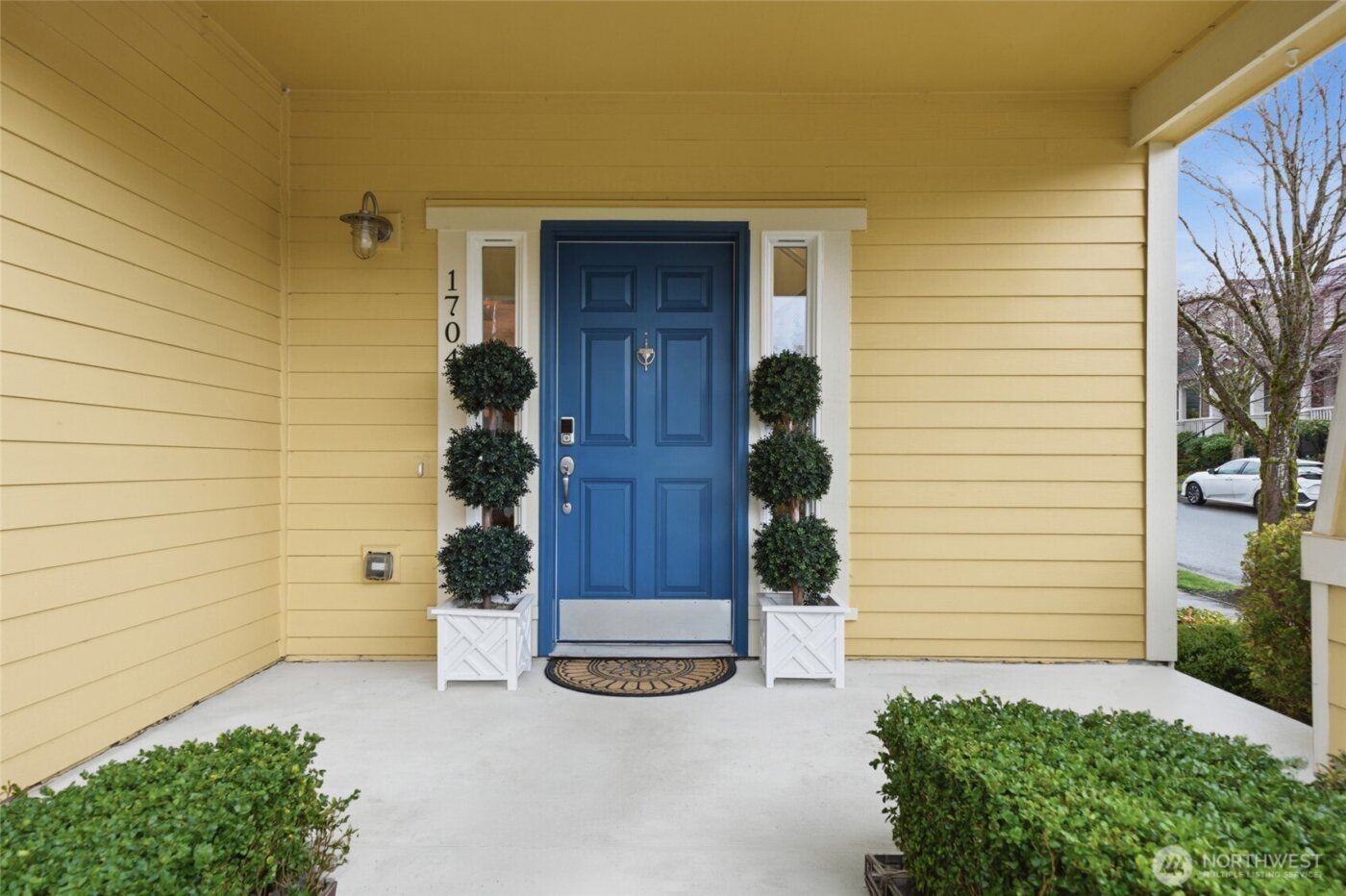 1704 25th Avenue NE, Issaquah, WA 98029