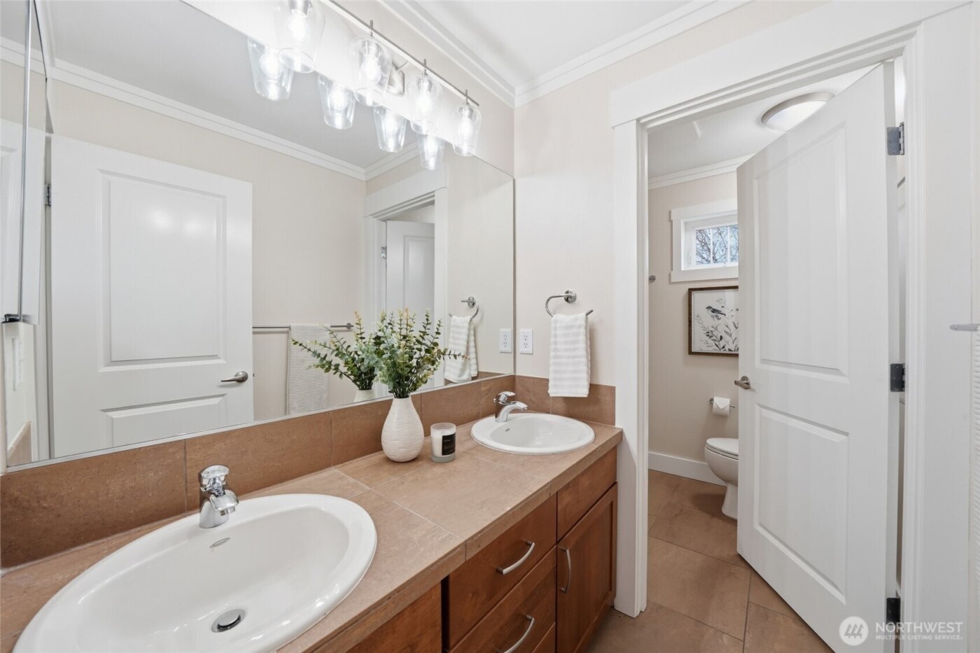 1704 25th Avenue NE, Issaquah, WA 98029