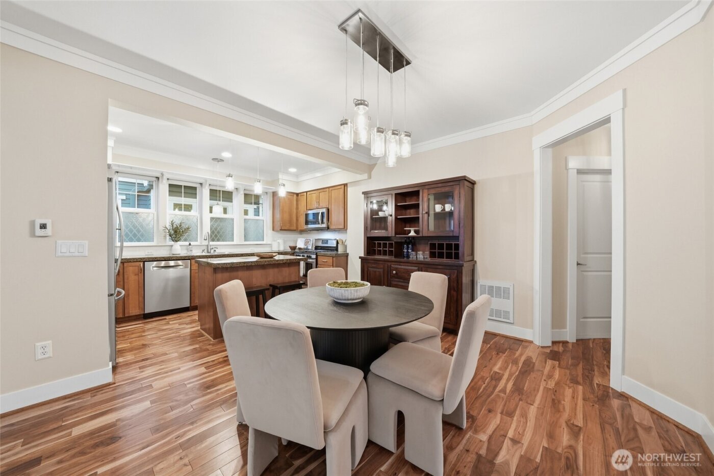 1704 25th Avenue NE, Issaquah, WA 98029