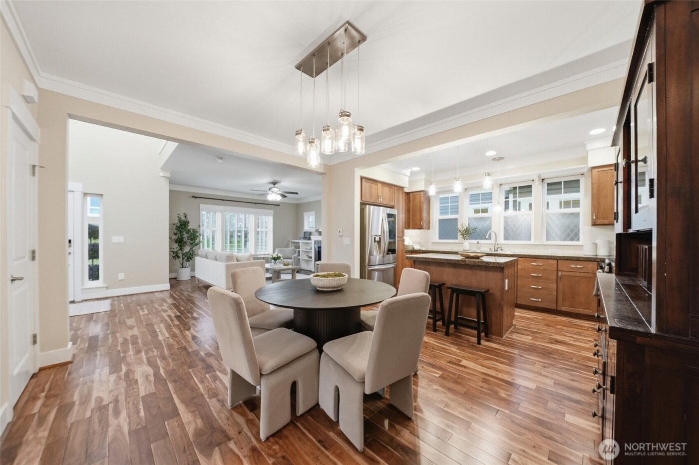 1704 25th Avenue NE, Issaquah, WA 98029