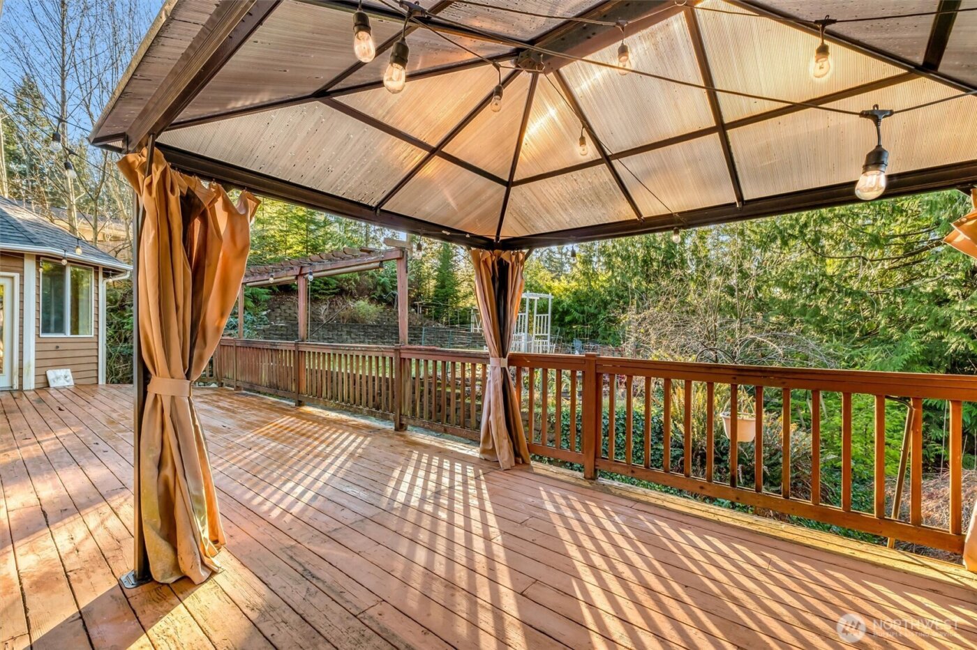 13718 58th Street SE, Snohomish, WA 98290-9404