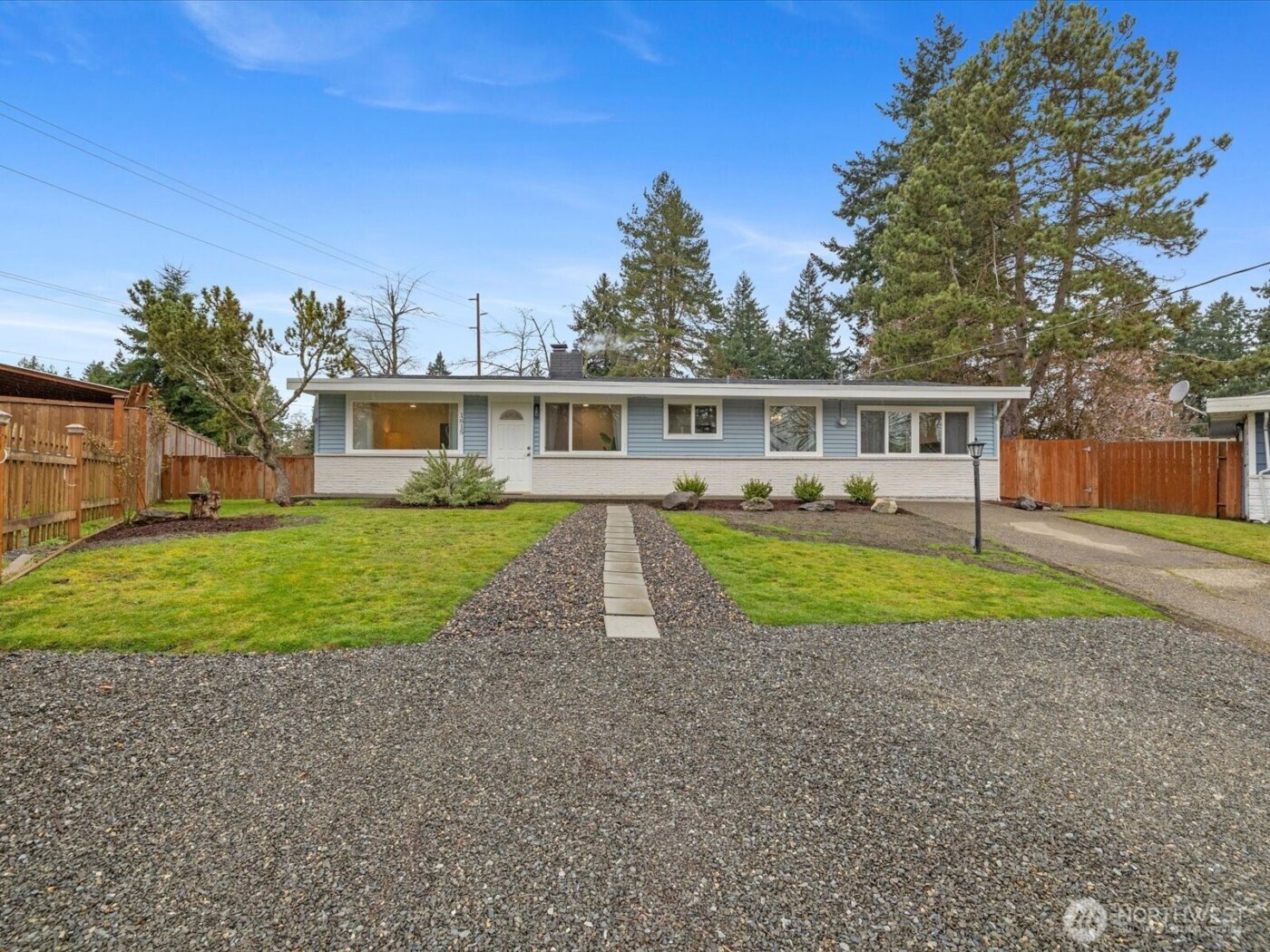 1615 N 196th Place , Shoreline, WA 98133
