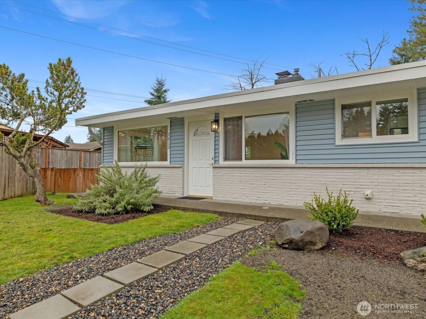 1615 N 196th Place , Shoreline, WA 98133