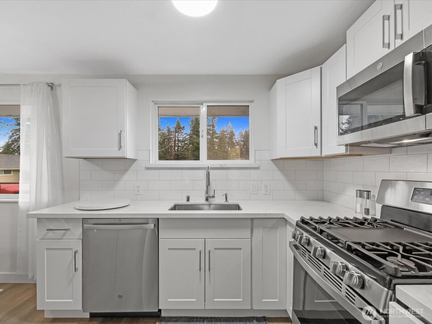 1615 N 196th Place , Shoreline, WA 98133